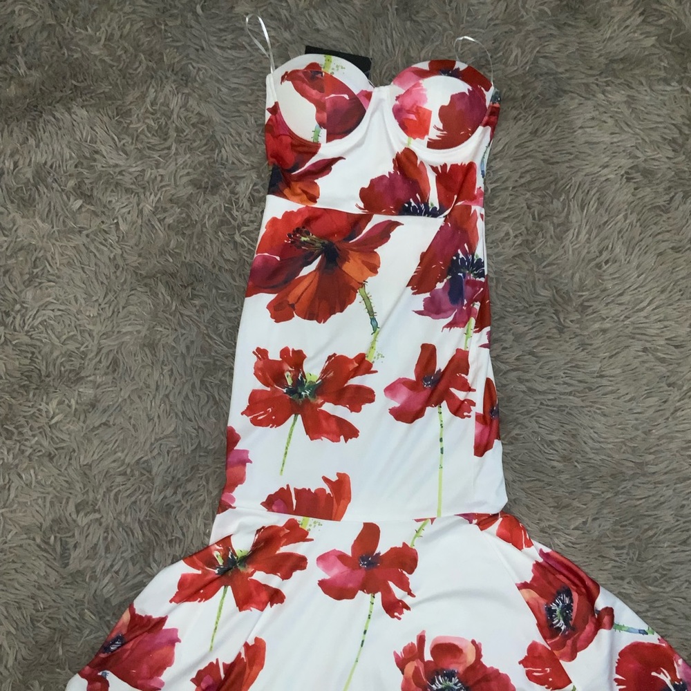 FashionNova Mermaid Style Floral Maxi Dress